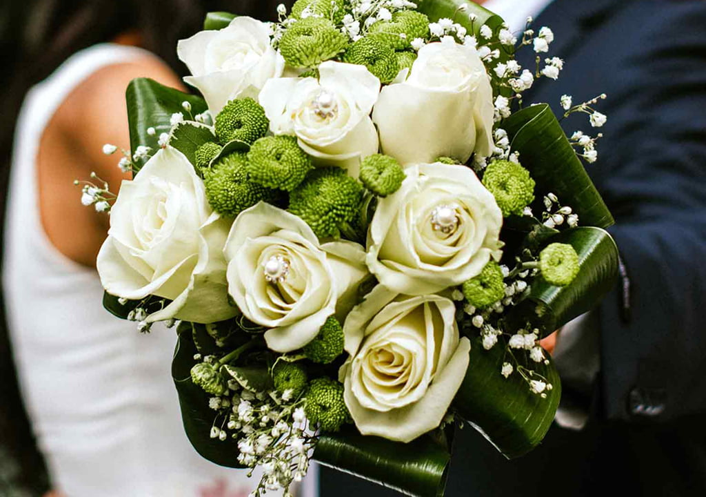 انتخاب دسته گل عروس