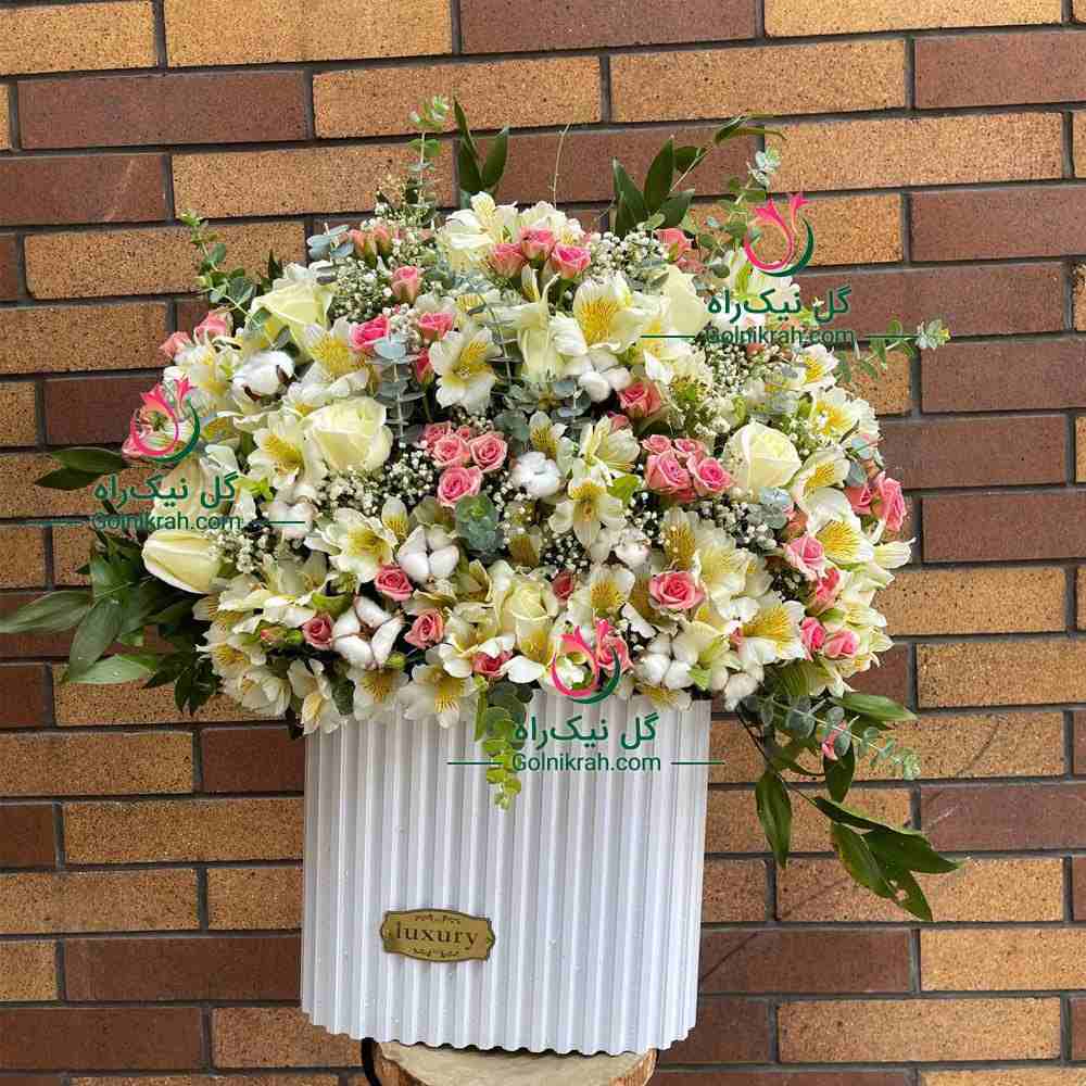 miniature-pink-roses-alstroemeria-flower-box باکس گل رز مینیاتوری صورتی و آلستر