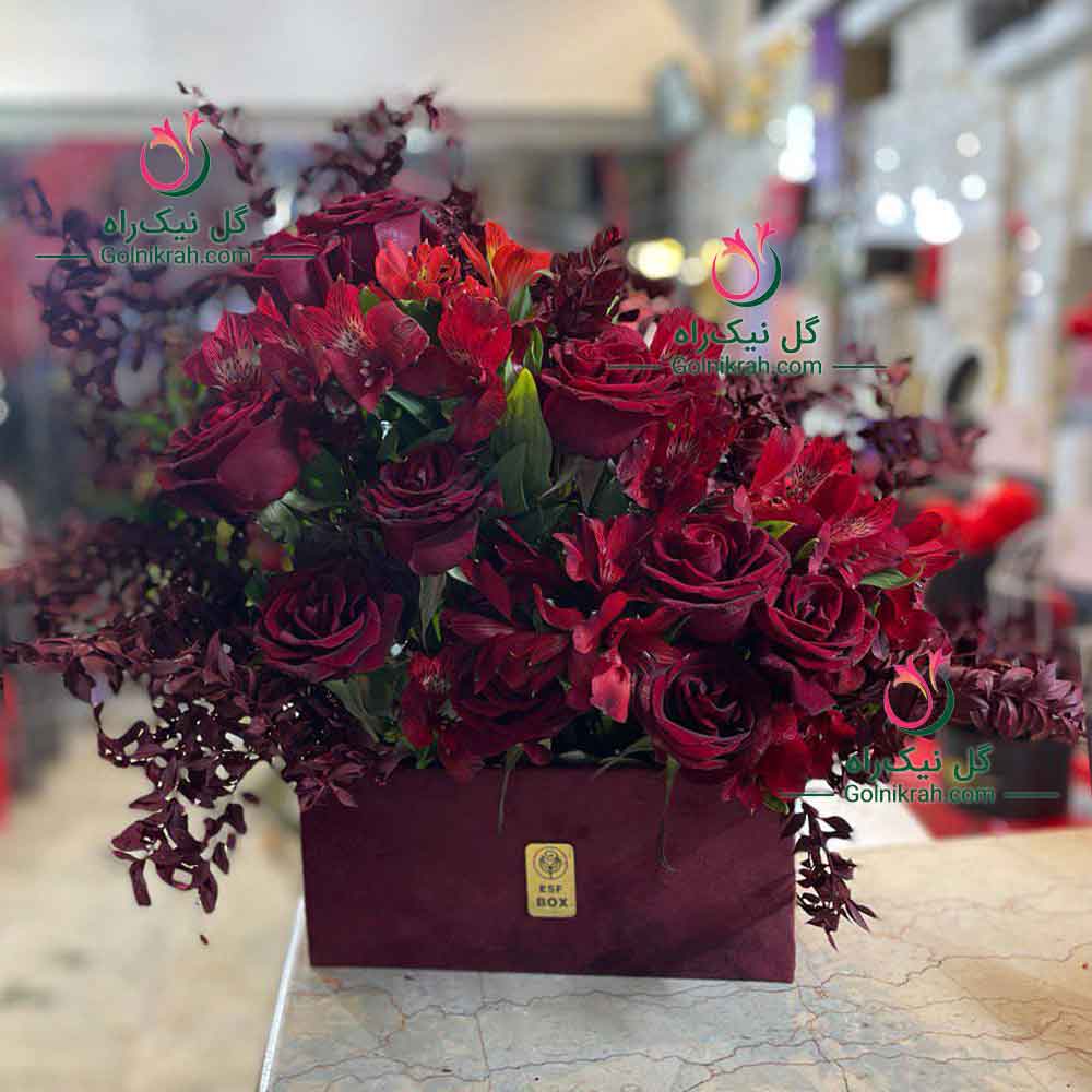 باکس گل رز و آلستر قرمز