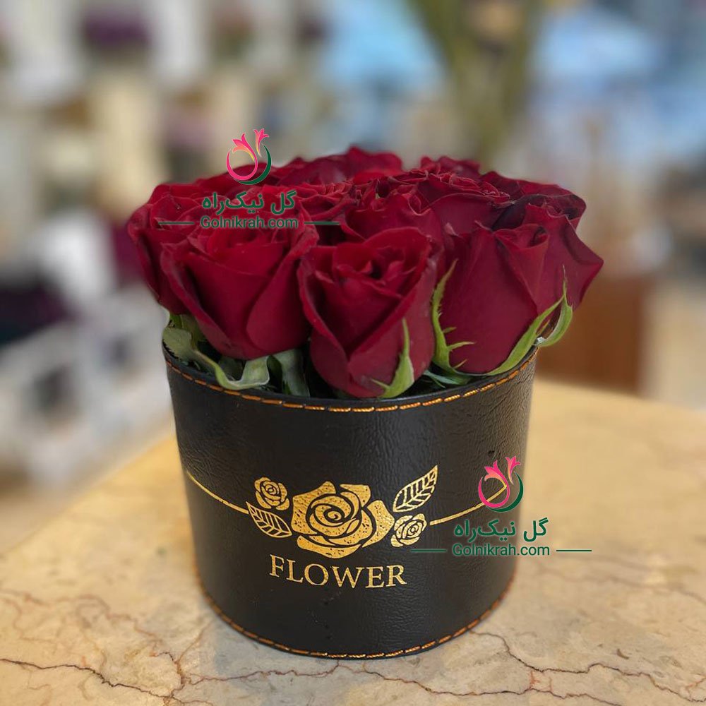 باکس گل رز قرمز کوچک