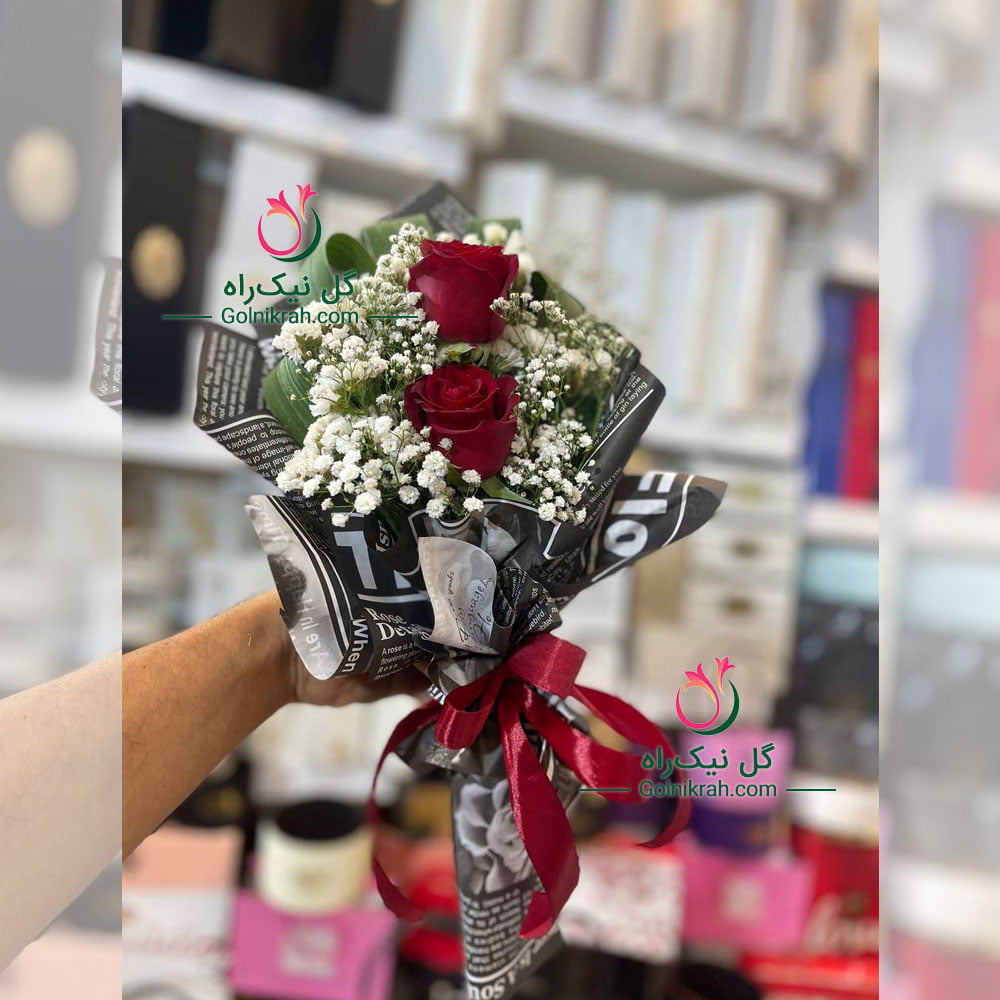 دسته گل رز و عروس کوچک